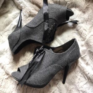 New!! LC Lauren Conrad peep toe heels